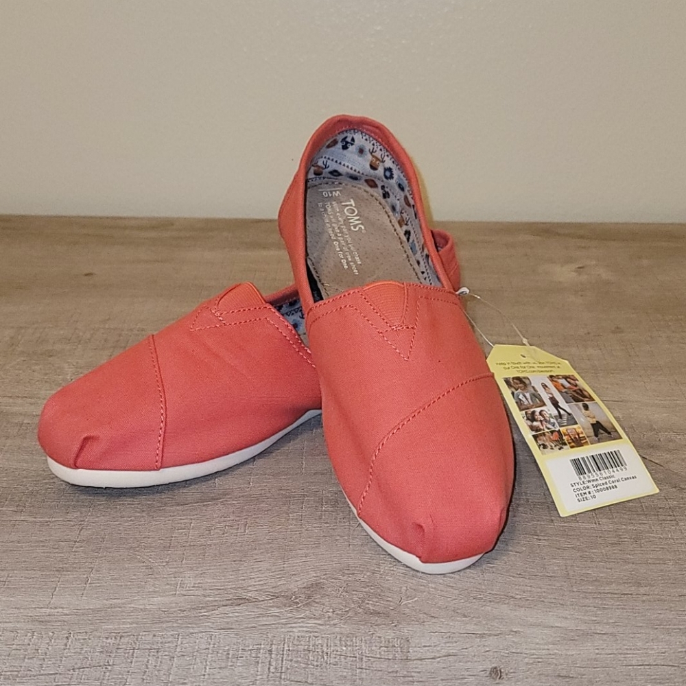 TOMS Classic Canvas Slip Ons